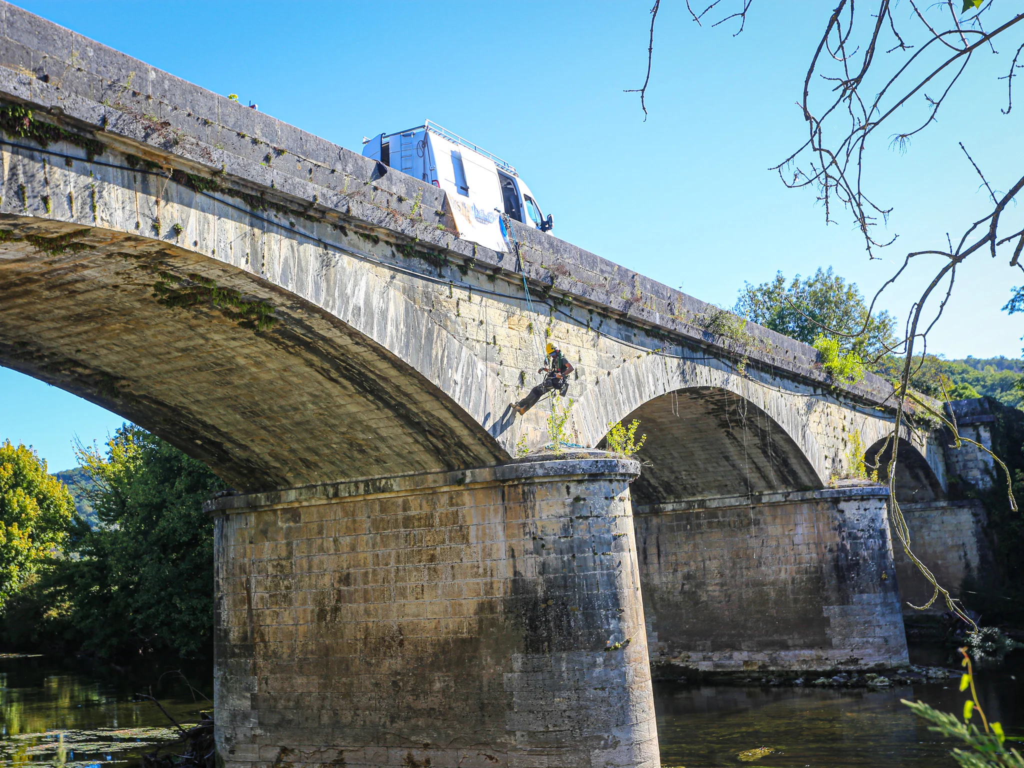 Intervention des cordistes MS Access en montage / démontage et maçonnerie pour BRGM à Dordogne
